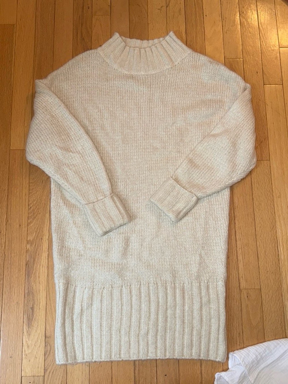 Express Cream Turtleneck Ribbed-Hem Sweater